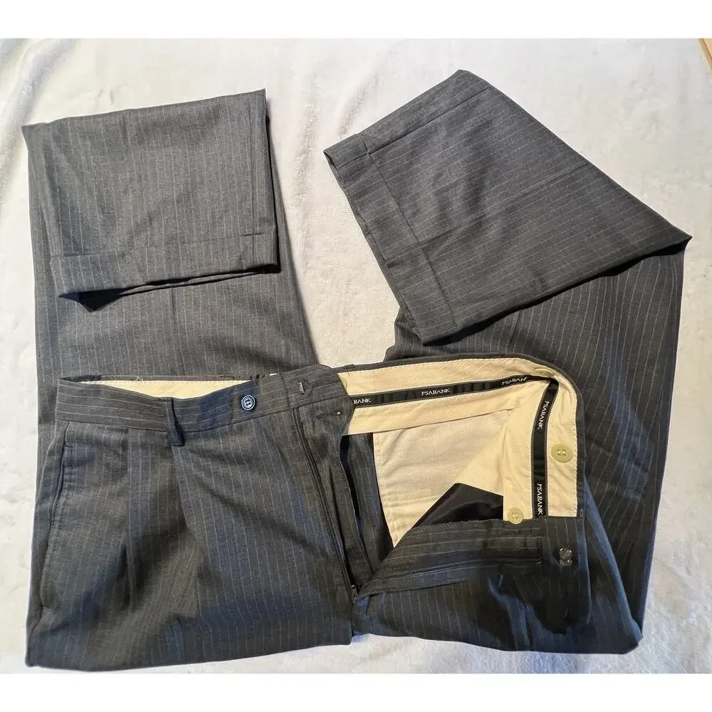 Mint Jos A Bank Signature 40-41R 34x29 Gray with Ice Blue Dashed Stripe Suit Set